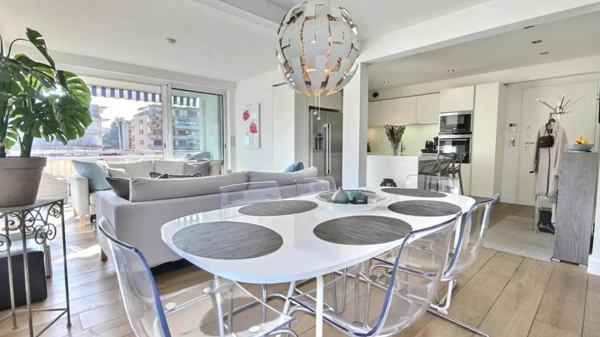 Apartment Beautiful T3 With Spacious Balcony Cannes France